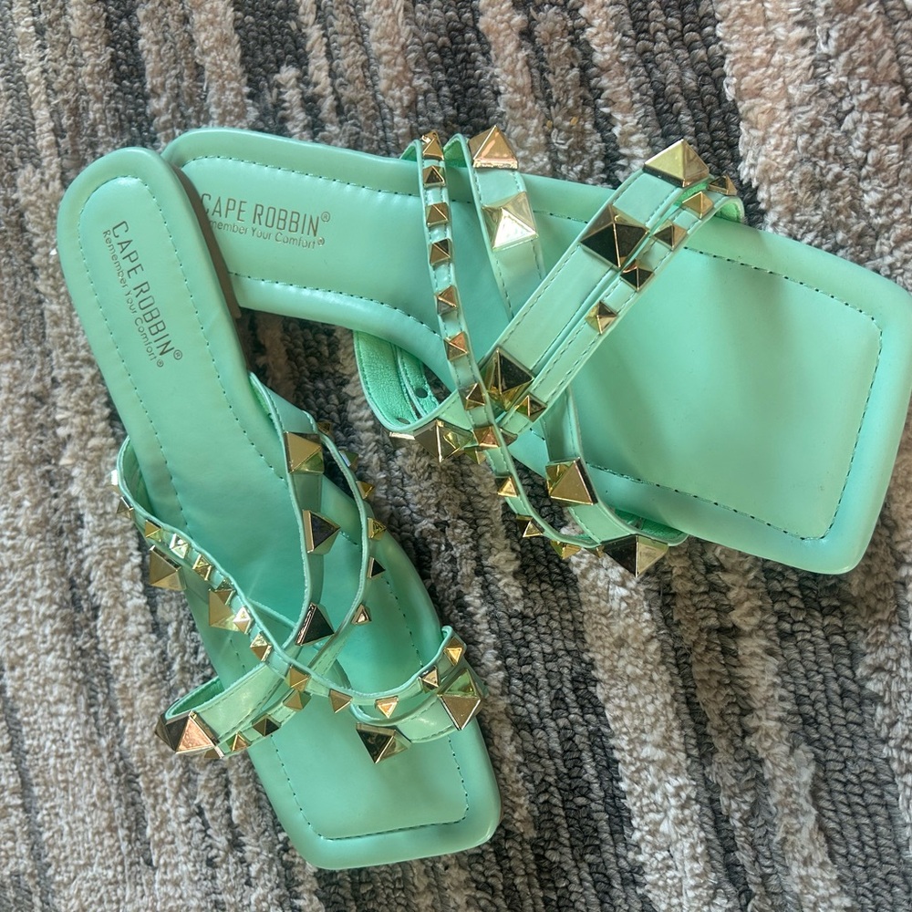 Mint green cape ribbon sandles size 9